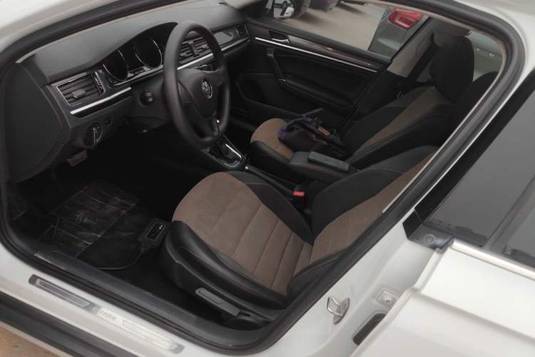 Used Volkswagen C-TREK 2017 1.6L Automatic Comfort Model
