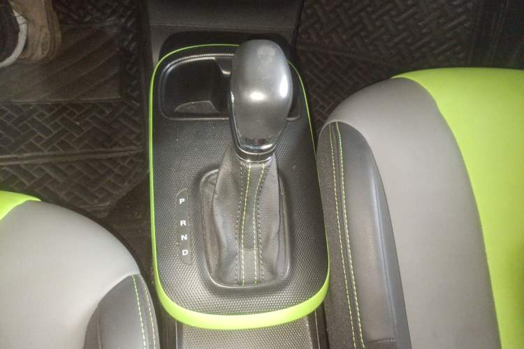 Used Roewe Clever 2021 302 km New Four-Seater Super-Efficient Version
