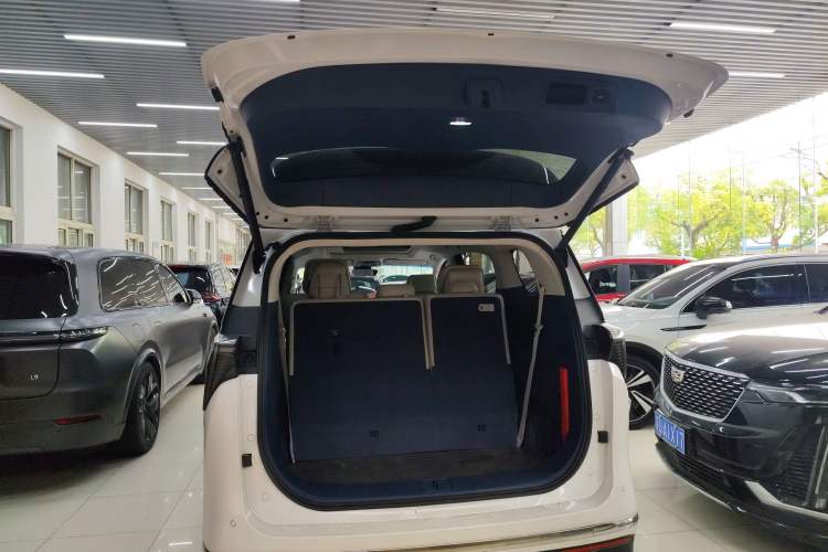 Used Buick GL8 New Energy 2024 Lu Zun Luxury Edition 7-Seater
