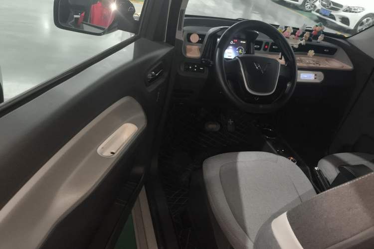 Used Wuling Hongguang MINIEV 2022 Macaron Fashion Model Lithium Iron Phosphate
