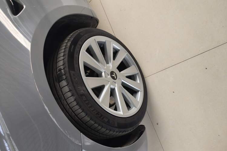 Used Tesla Model 3 2019 Standard Range Rear-Drive Upgraded Version
