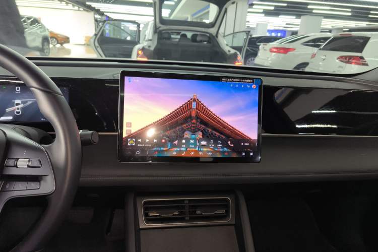 Used BYD Qin L 2025 DM-i Smart Drive 120KM Superior Model
