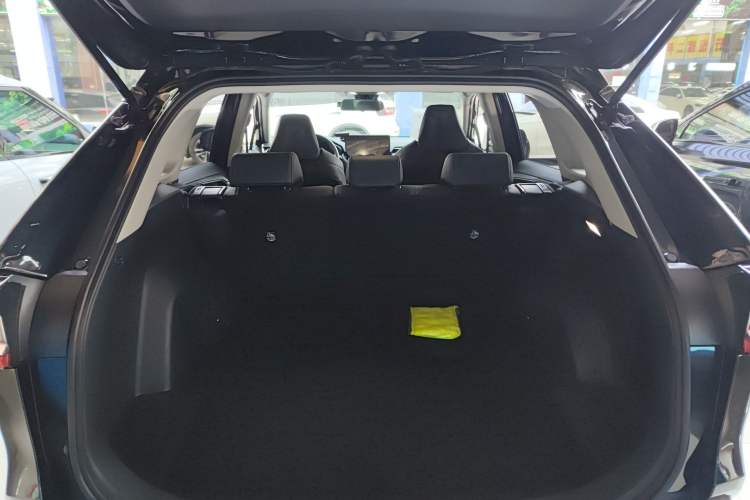 Used Toyota Wildlander 2023 2.0L CVT Two-Wheel Drive Luxury PLUS Edition
