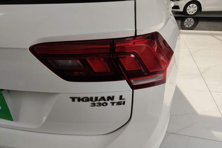 Used Volkswagen Tiguan L 2019 330TSI Automatic Two-Wheel Drive Panoramic Comfort Edition China VI Standard
