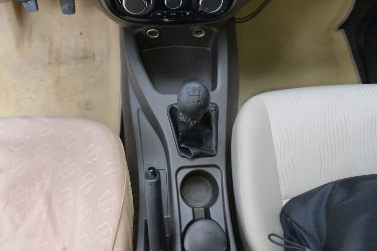 Used Wuling Rongguang V 2016 1.2L Standard Version
