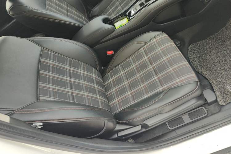 Used Honda Vezel 2015 1.5L CVT two-wheel drive Comfort trim