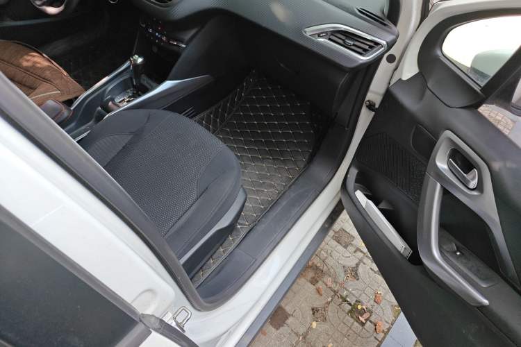 Used Peugeot 2008 2014 1.6L Automatic Fashion Edition
