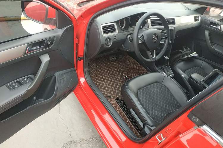 Used Skoda Rapid Spaceback 2019 1.5L Automatic Comfort Edition
