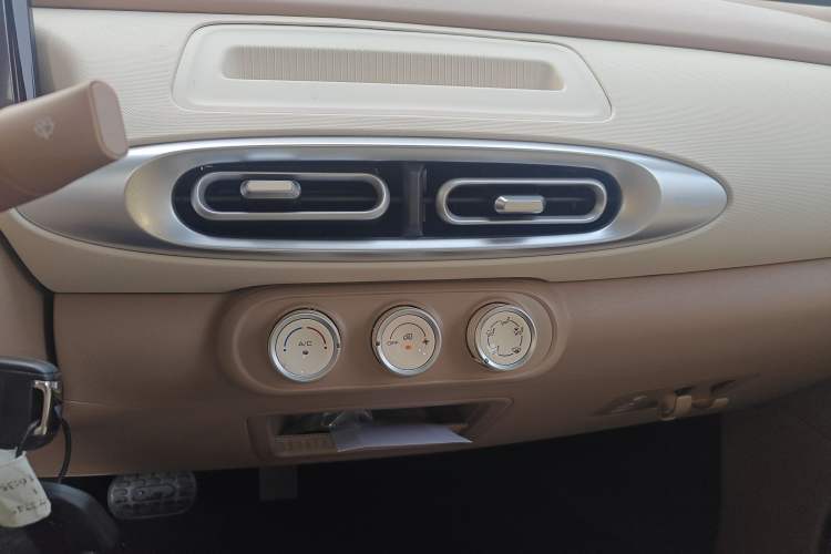 Used Wuling Hongguang MINIEV 2025 Four-Door Version Advanced Edition
