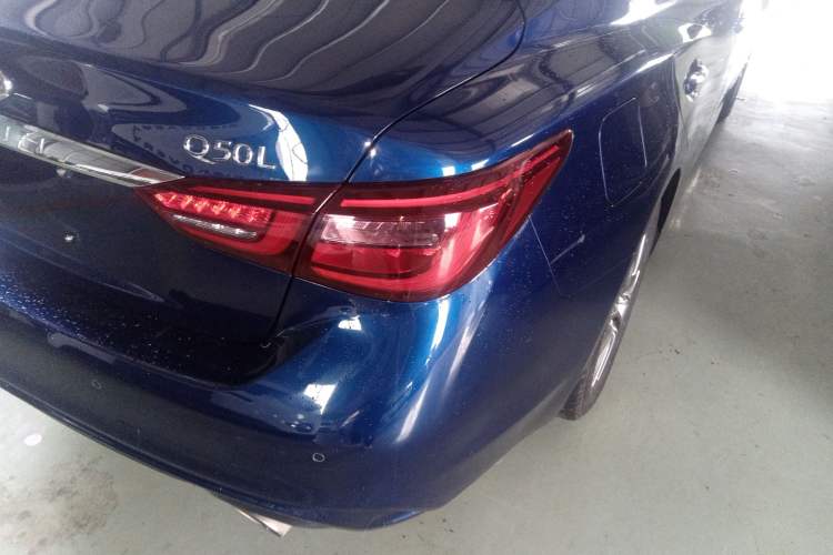 Used Infiniti Q50L 2018 2.0T Enjoyment Version China VI Standard
