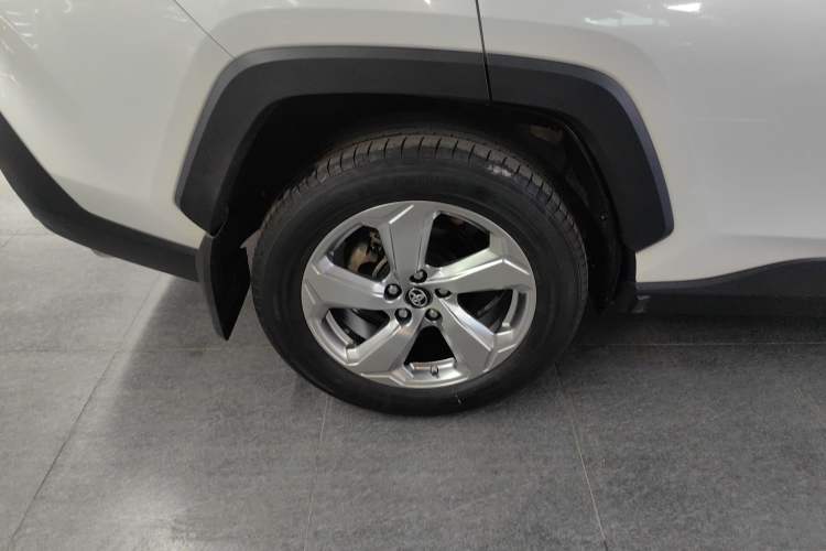 Used Toyota RAV4 2020 2.0L CVT Two-Wheel Drive Fashion Edition
