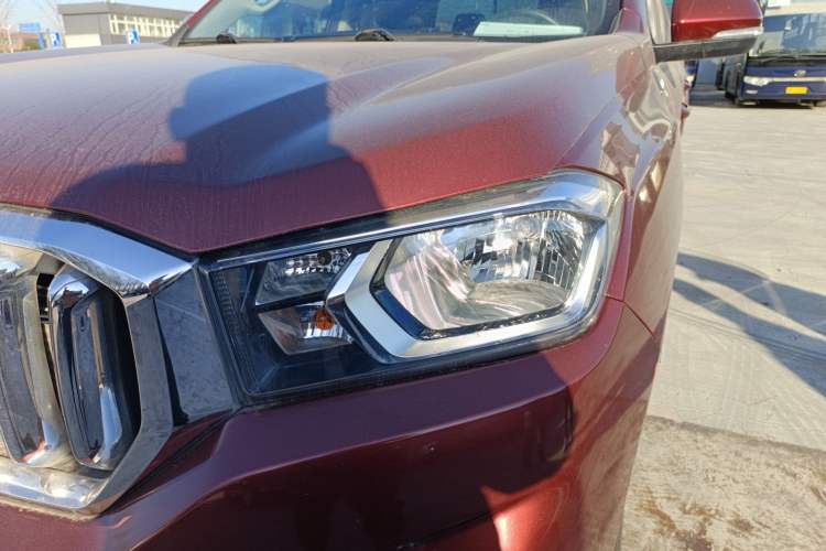 Used SAIC MAXUS T60 2017 2.0T Gasoline Automatic Two-Wheel Drive High-Ride Elite Standard Cabin
