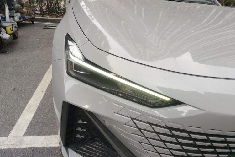 Used Changan UNI-V 2022 1.5T Prestige Version