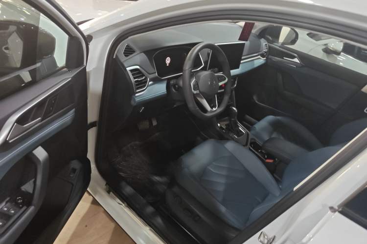 Used Volkswagen Tharu 2024 300TSI Two-Wheel-Drive Moon Luxury Edition
