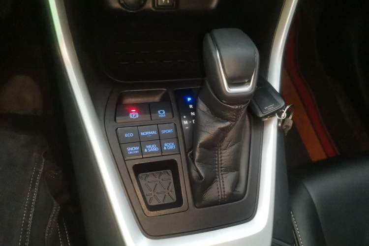 Used Toyota Wildlander 2021 2.0L CVT 4x4 Luxury Edition