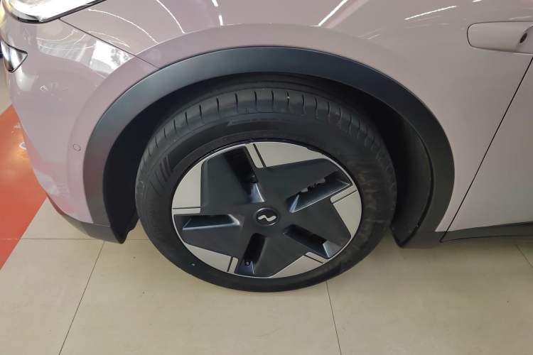 Used ONVO L60 2024 60 kWh All-Wheel Drive
