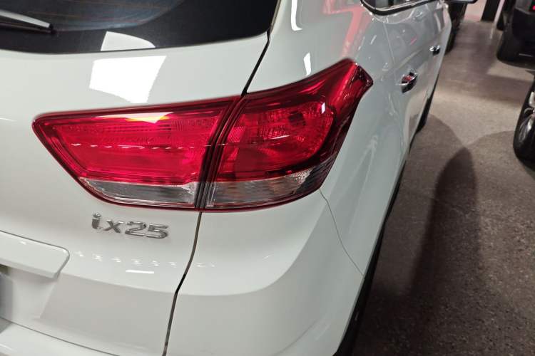 Used Hyundai ix25 2017 1.6L Automatic Smart Version
