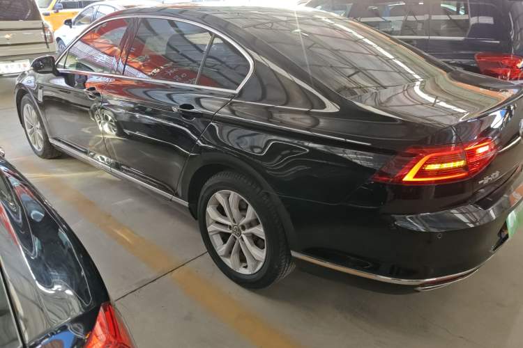 Used Volkswagen Magotan 2018 330TSI DSG Luxury Model
