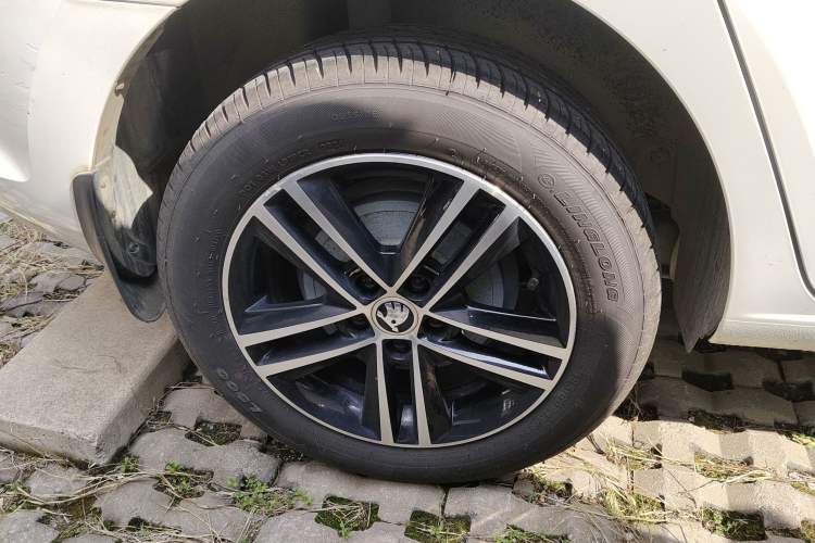 Used Skoda Rapid Spaceback 2016 Revised 1.6L Automatic Smart Drive Version