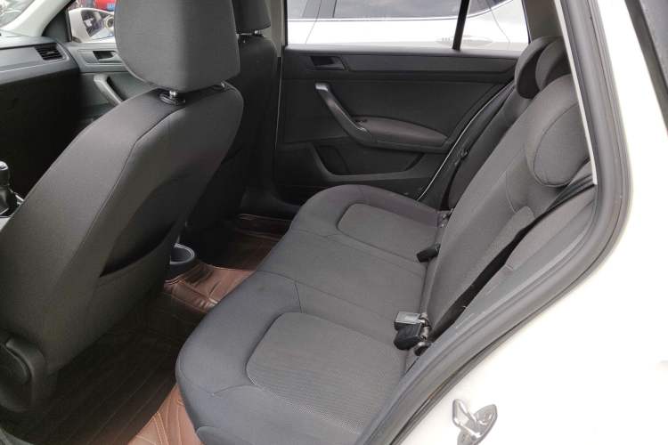 Used Skoda Rapid Spaceback 2016 Revised Version 1.6L Manual Front-Drive Edition
