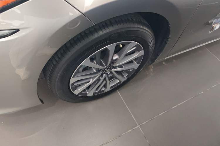 Used Lexus ES 2022 200 Excellence Edition
