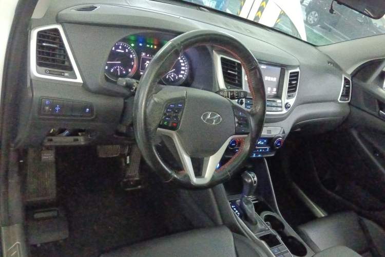 Used Hyundai Tucson 2015 1.6T Dual-Clutch Two-Wheel-Drive Smart Model
