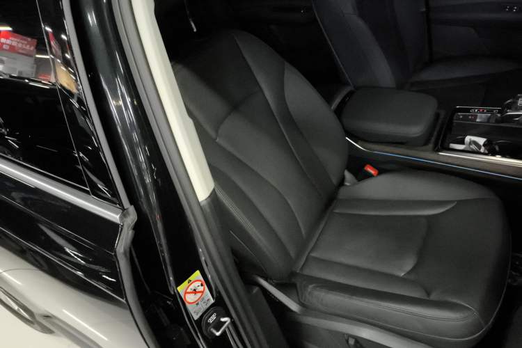 Used Audi Q7 2023 45 TFSI quattro S line Sport model
