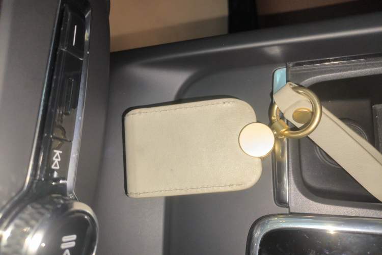 Used Volvo XC60 2023 B5 4x4 Smart Luxury Edition
