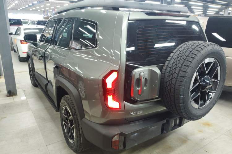 Used  G318 2024 Four-Wheel-Drive Air Suspension Model
