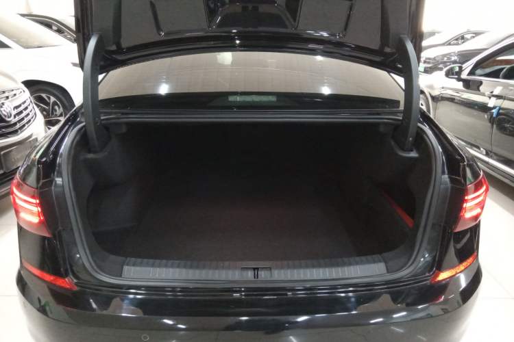 Used Volkswagen Passat 2019 380TSI Luxury Edition China VI Standard
