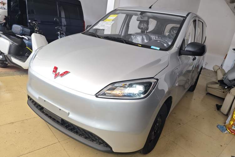 Used Wuling Hongguang New Energy 2024 All-Electric Model 300KM Practical Version
