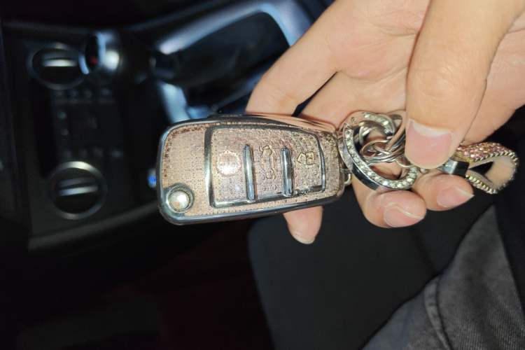 Used Audi Q3 2017 40 TFSI quattro all-wheel-drive sport model
