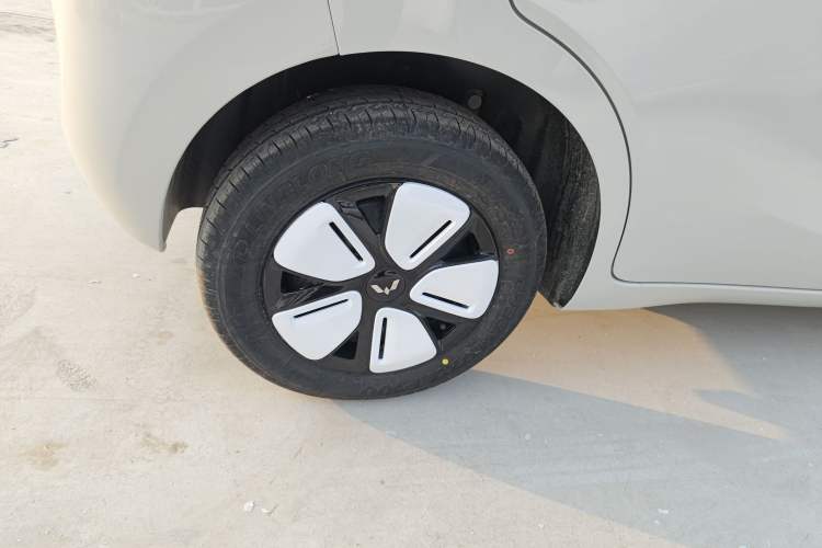 Used Wuling Hongguang MINIEV 2025 Four-Door Version Advanced Edition
