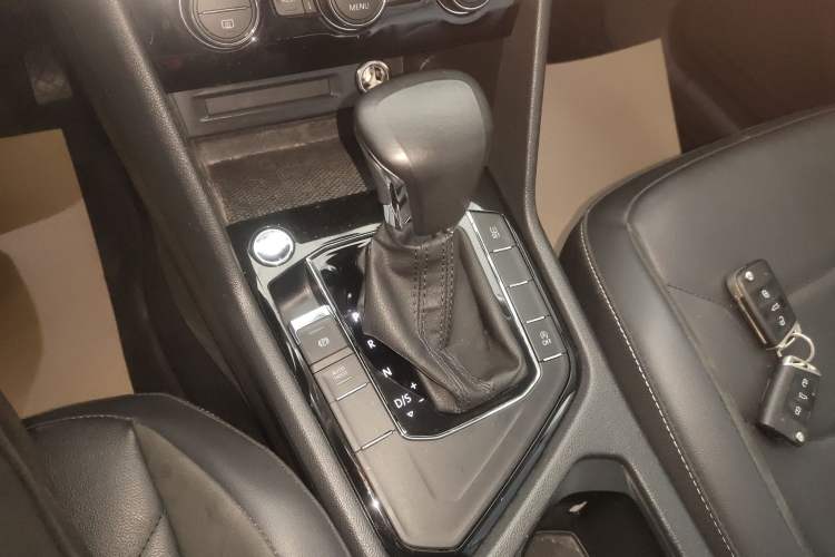 Used Volkswagen Tiguan L 2018 Revised Version 330TSI Automatic Two-Wheel Drive Comfort Edition
