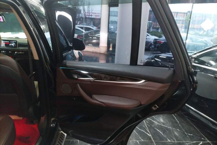 Used BMW X5 2018 xDrive28i
