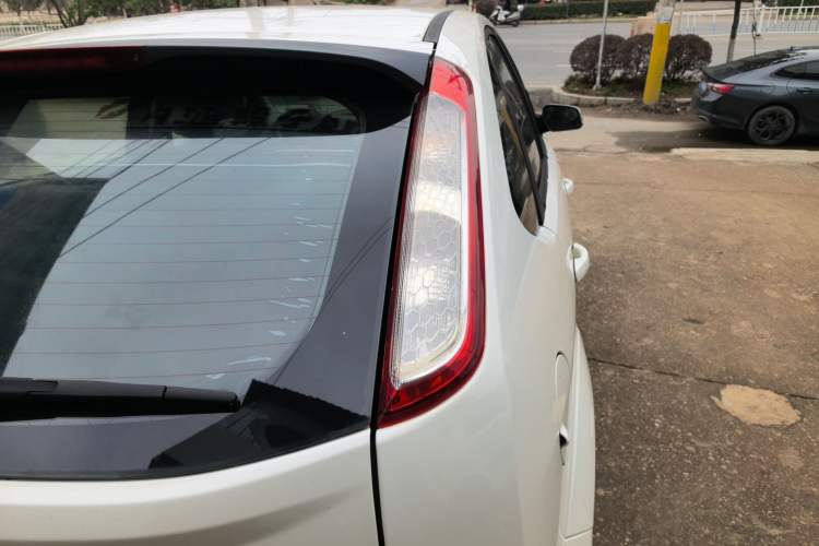 Used Ford Focus 2013 Hatchback Classic 1.8L Automatic Base Model
