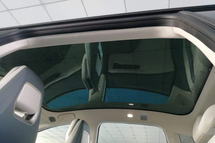 Used  GT 2023 560 Rear-Drive Seven-Wing Edition