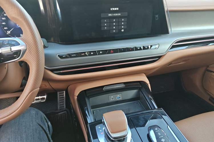 Used Hongqi H9 2025 2.0T Two-Wheel Drive Flagship Private Enjoyment Fashion Edition 5 Seats
