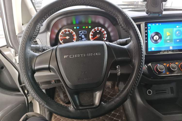 Used FORTHING Lingzhi 2022 Striving Version M5L 1.6L Base Model 7 Seats