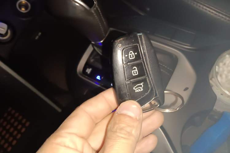 Used Hyundai Santa Fe 2013 2.4L Automatic Two-Wheel Drive Smart Version