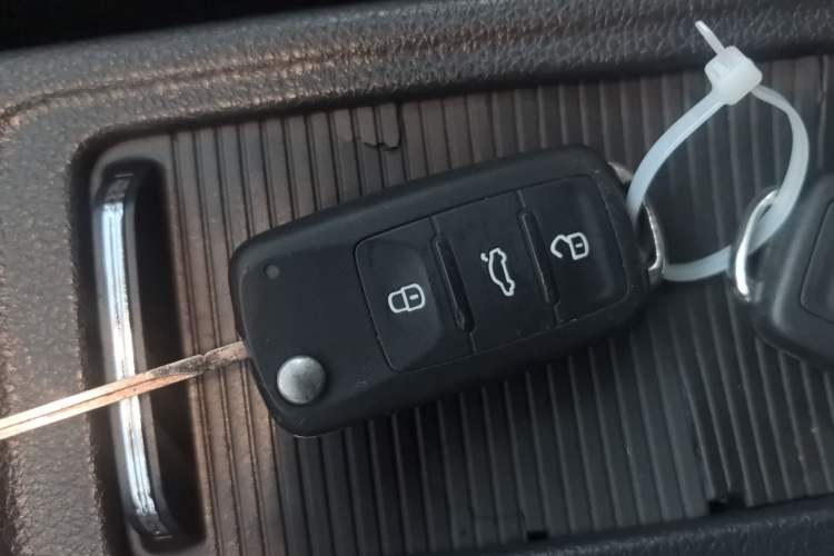 Used Volkswagen Sagitar 2015 230TSI Automatic Comfort Version