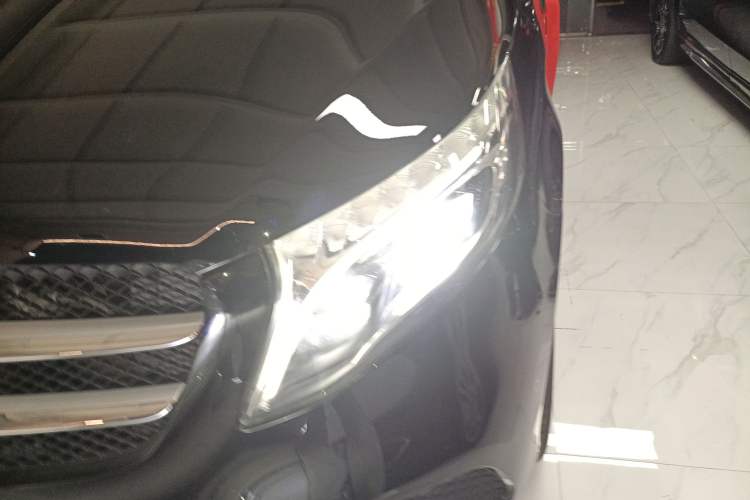 Used Mercedes-Benz V-Class 2021 V 260 Avantgarde Edition