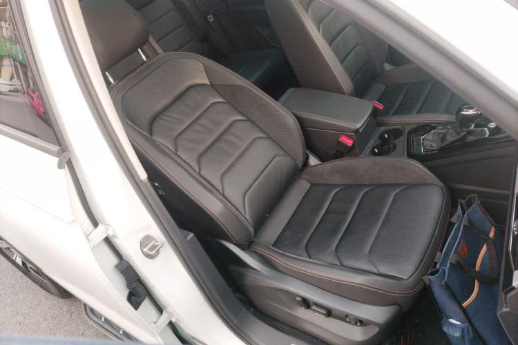 Used Volkswagen Tayron 2019 330TSI Two-Wheel Drive Luxury Model China VI Standard
