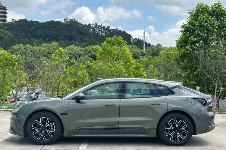 Used Zeekr 001 2025 WE Edition 100 kWh Rear-Wheel Drive
