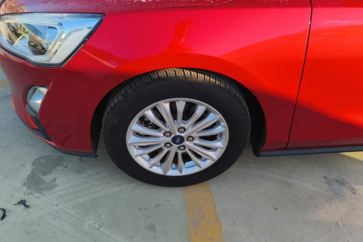 Used Ford Focus 2019 Hatchback EcoBoost 180 Automatic Trendy Model