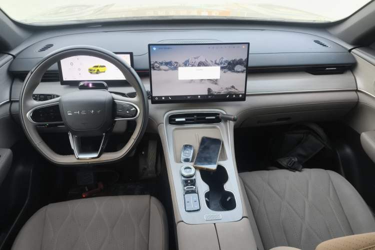 Used Chery Tiggo 8 PLUS 2025 290TGDI DCT Prestige 5-Seater
