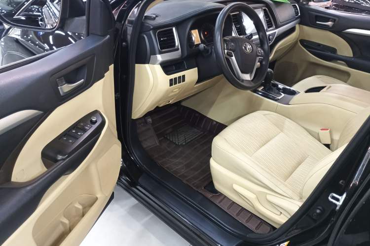 Used Toyota Highlander 2018 2.0T Two-Wheel Drive Elite Edition 5 Seats Emission Standard China V