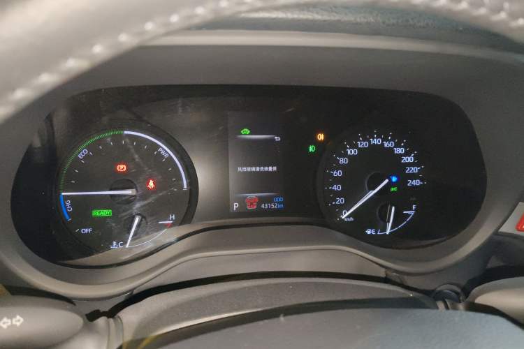 Used Toyota Sienna 2023 2.5L Hybrid Deluxe Edition
