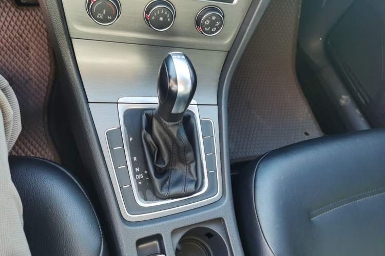 Used Volkswagen Golf 2016 230TSI Automatic Comfort Version
