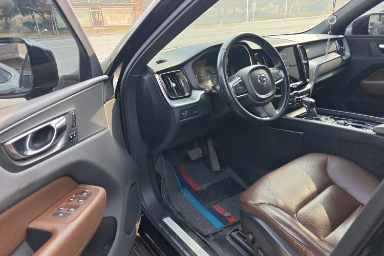 Used Volvo XC60 2021 T5 4x4 Smart Luxury Edition
